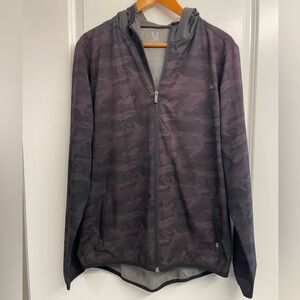 Vuori Men’s Outdoor Trainer Shell Camo Medium